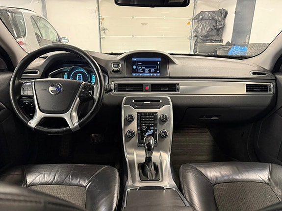 Volvo V70 17 of 25