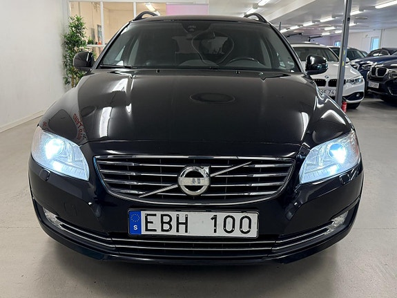 Volvo V70 2 of 25
