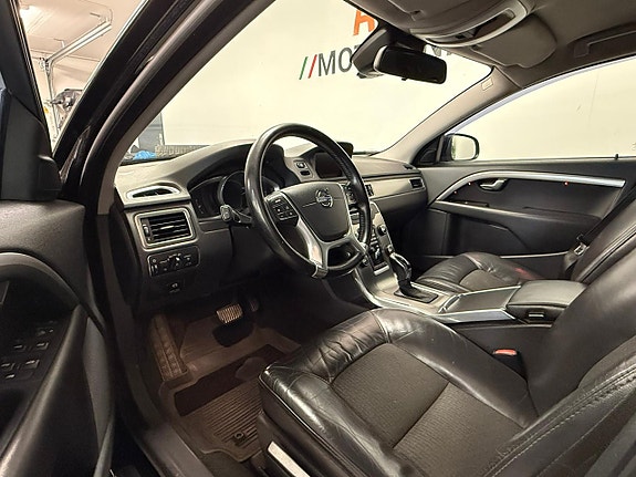 Volvo V70 12 of 25