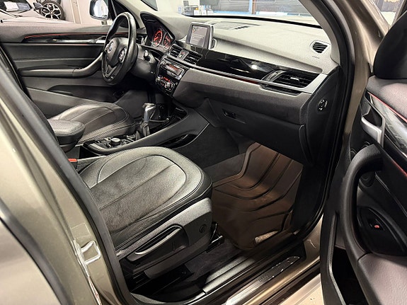 BMW X1 20 of 24
