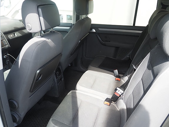 Volkswagen Touran 5 of 5