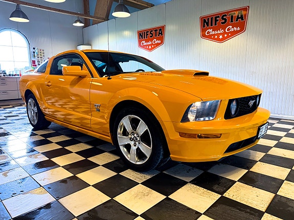 Ford Mustang 5 of 5