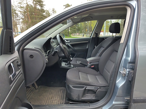 Skoda Octavia 8 of 16