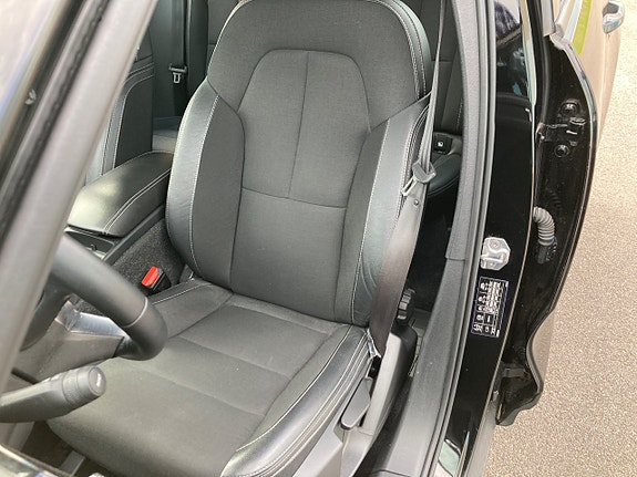 Volvo XC40 19 of 21