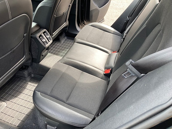 Volvo XC40 13 of 21