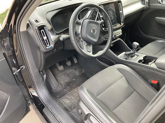 Volvo XC40 18 of 21