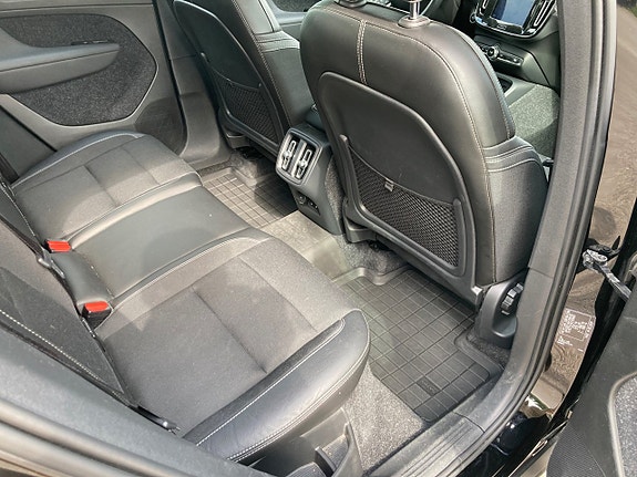 Volvo XC40 12 of 21