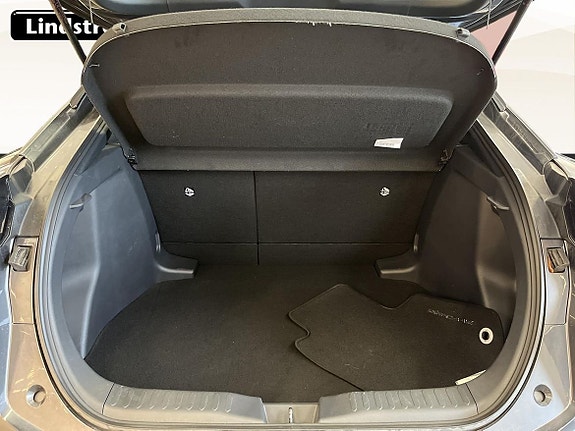Toyota C-HR 12 of 20