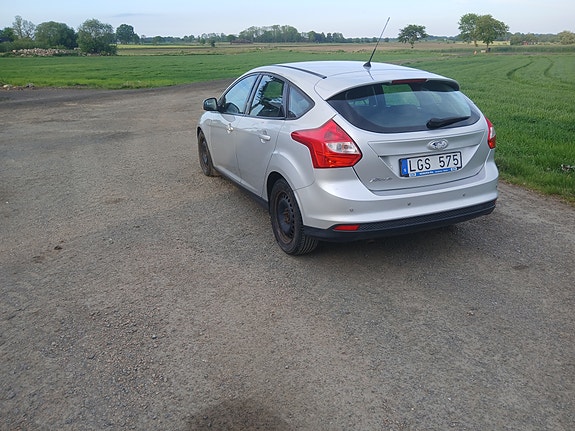 Ford Focus 2 of 5