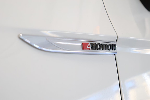 Volkswagen Passat 28 of 30