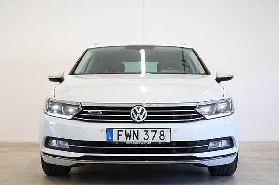 Volkswagen Passat 2 of 5