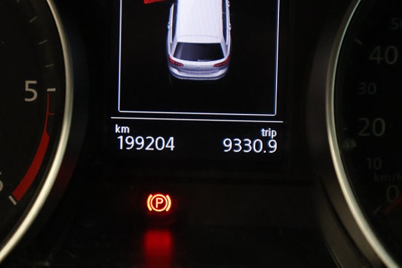 Volkswagen Passat 14 of 30