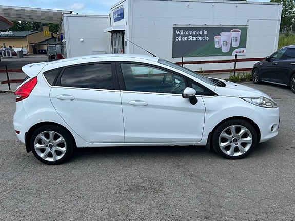 Ford Fiesta 4 of 17