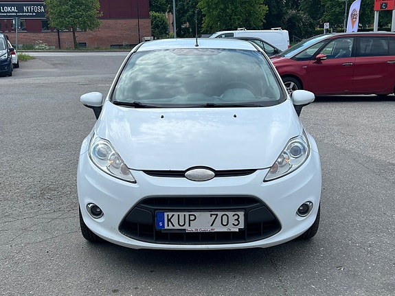 Ford Fiesta 2 of 17
