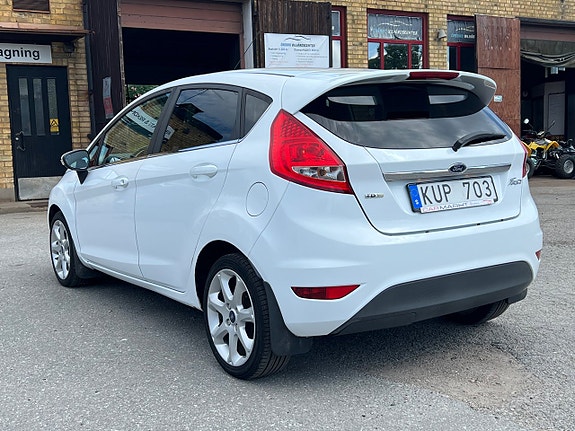 Ford Fiesta 7 of 17