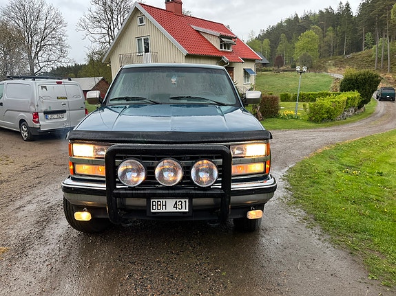 Chevrolet Extended Cab 2 of 5