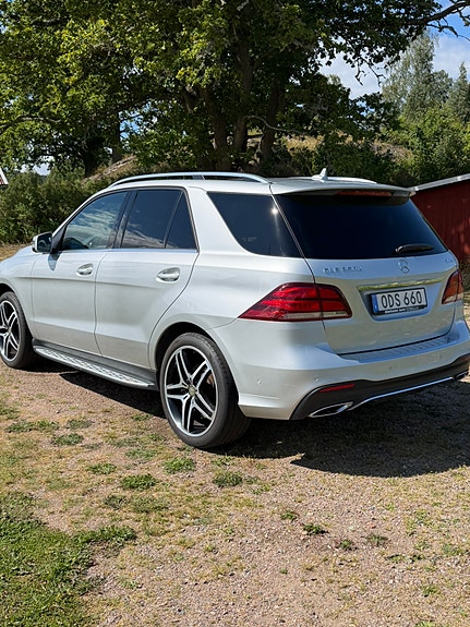Mercedes-Benz GLE350 d 3 of 3