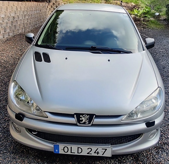 Peugeot 206 2 of 5