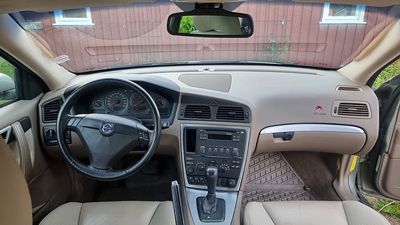 Volvo S60 4 of 5