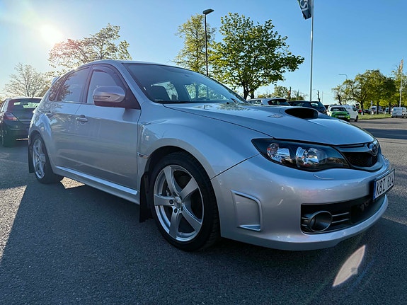 Subaru Impreza 2 of 3