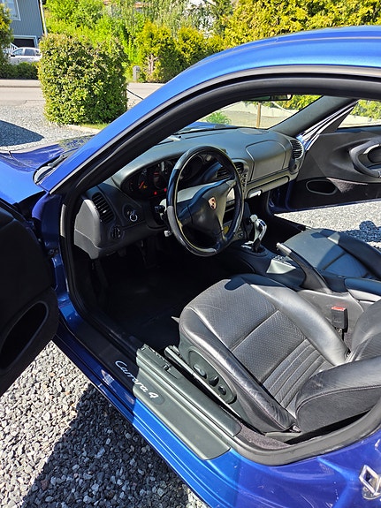 Porsche 911 Carrera 4 7 of 11