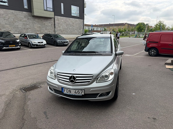 Mercedes-Benz B170 5 of 5