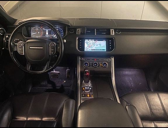 Land Rover Range Rover Sport 3 of 5