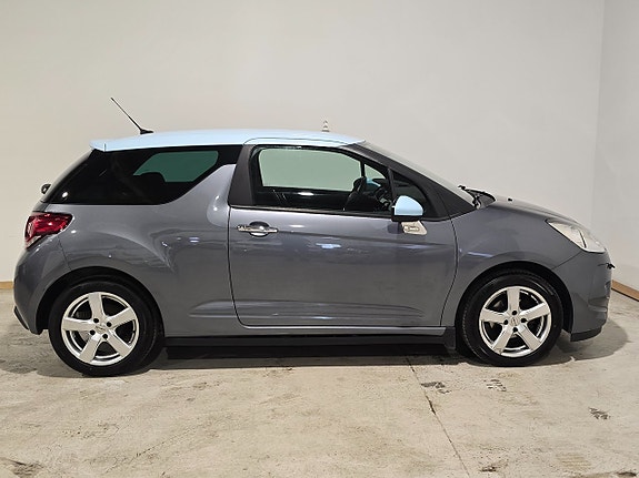 Citroen DS3 4 of 5