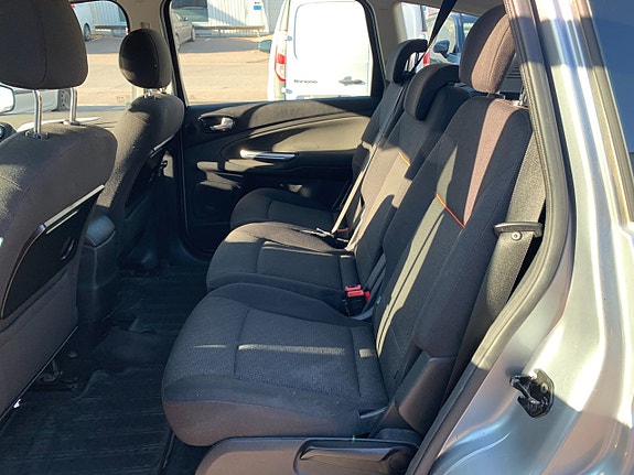 Ford S-MAX 9 of 12