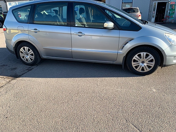 Ford S-MAX 6 of 12