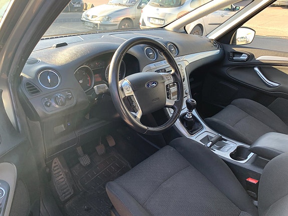 Ford S-MAX 11 of 12