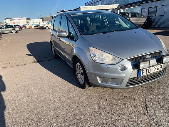 Ford S-MAX 7 of 12