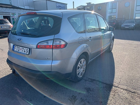 Ford S-MAX 5 of 12
