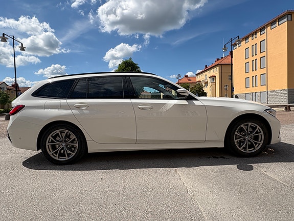 BMW 330e 7 of 10