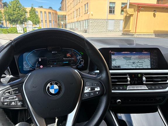 BMW 330e 6 of 10