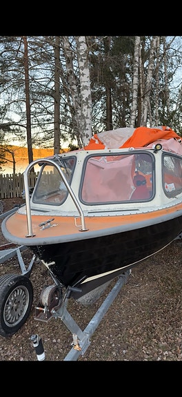Båt med motor + trailer – renoveringsobjekt 2 of 4