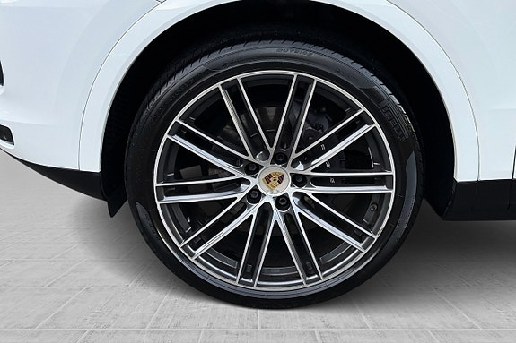 Porsche Cayenne Coupe 4 of 5