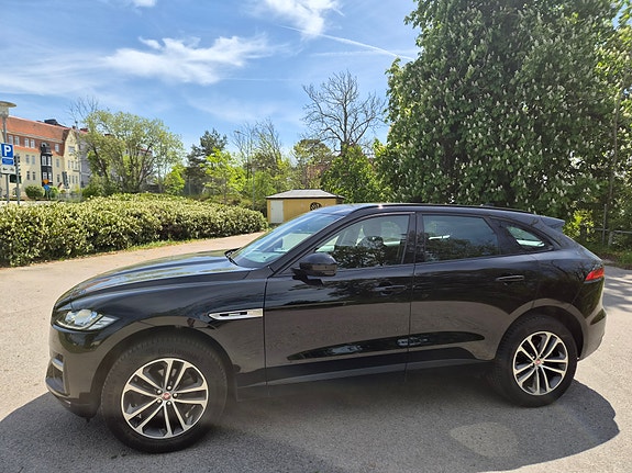 Jaguar F-PACE 13 of 13