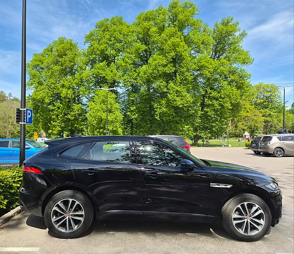 Jaguar F-PACE 4 of 13