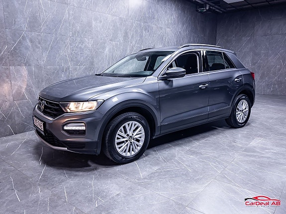 Volkswagen T-Roc 3 of 5