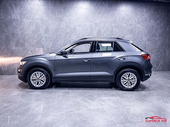 Volkswagen T-Roc 4 of 5