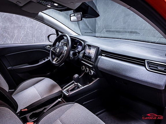 Renault Clio 14 of 29
