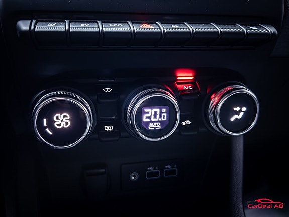 Renault Clio 26 of 29