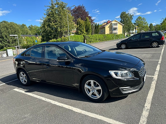 Volvo S60 3 of 5