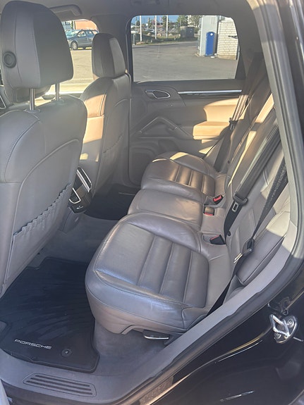 Porsche Cayenne 7 of 7
