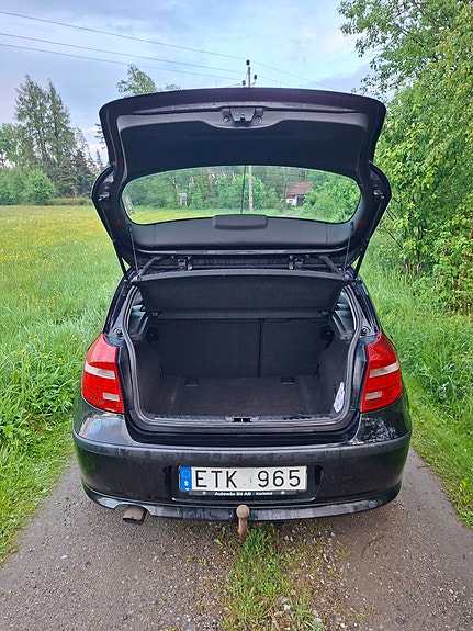 BMW 118d 4 of 5
