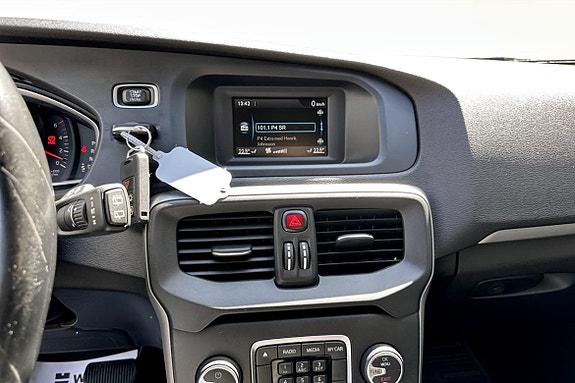 Volvo V40 6 of 9