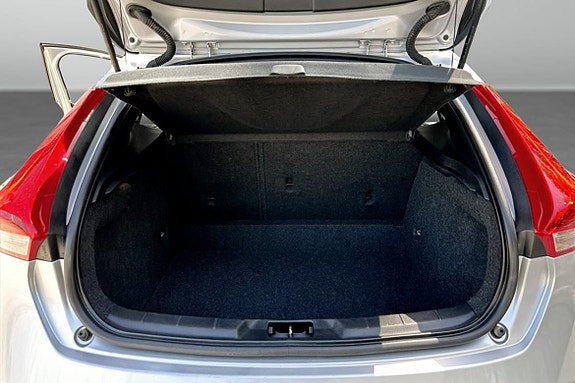 Volvo V40 9 of 9