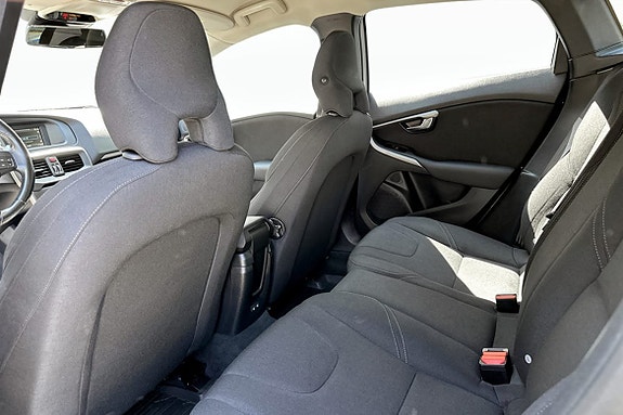 Volvo V40 8 of 9