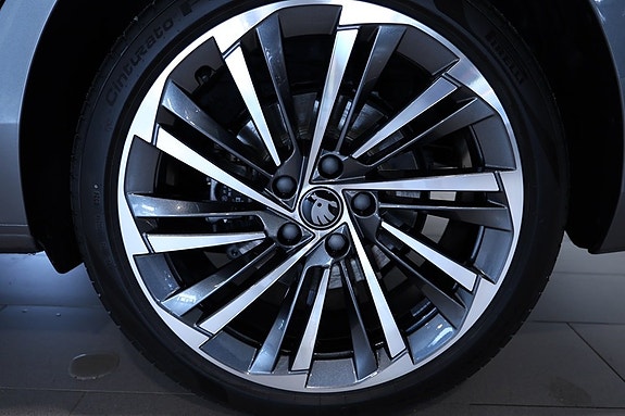 Skoda Superb 10 of 12